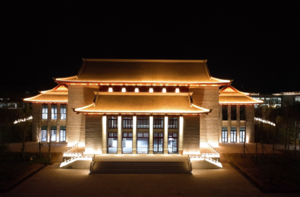 匠心尽展巴蜀韵 华灯点缀艺术城——天府国际艺术城项目（一期）美术学院落成亮灯